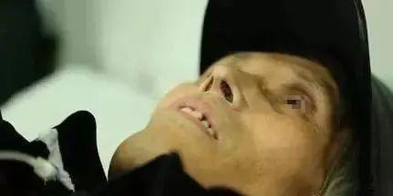 三旬老汉吃瓜,一场别开生面的乡村生活