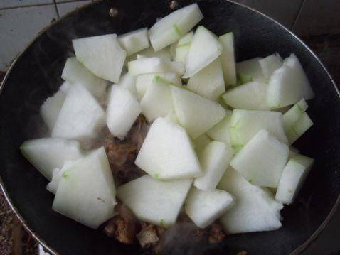 吃瓜吃鸡煲,揭秘美食背后的趣味故事